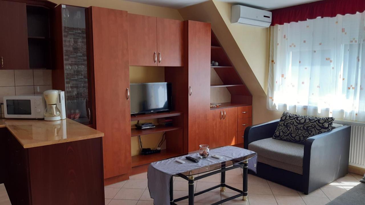 Elizabet Apartman A Belvarosban 索尔沃什 外观 照片