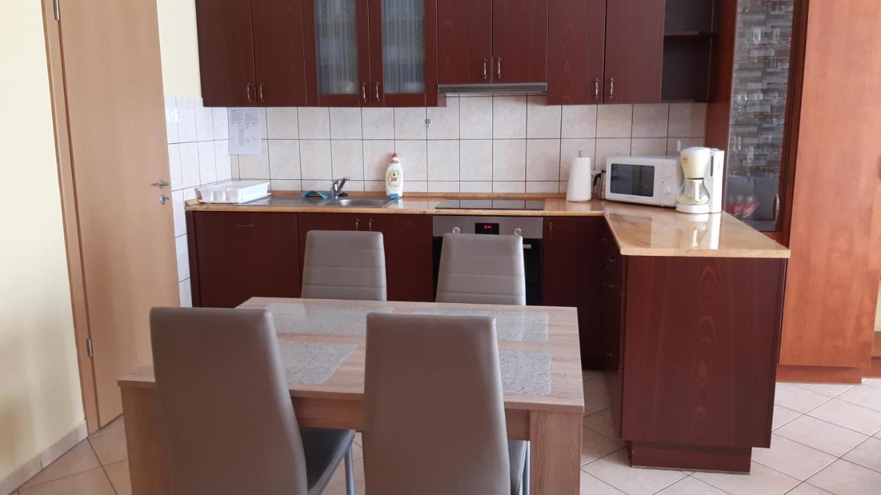 Elizabet Apartman A Belvarosban 索尔沃什 外观 照片