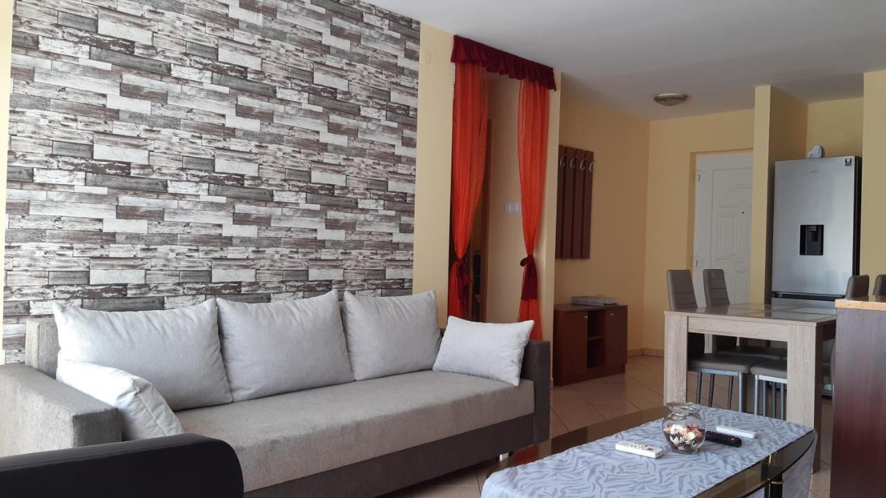 Elizabet Apartman A Belvarosban 索尔沃什 外观 照片
