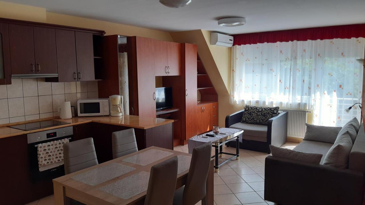 Elizabet Apartman A Belvarosban 索尔沃什 外观 照片