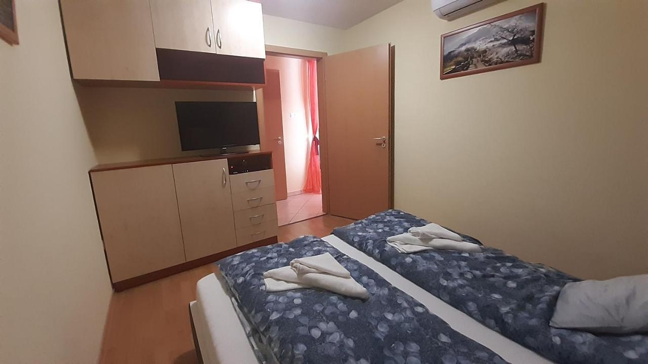 Elizabet Apartman A Belvarosban 索尔沃什 外观 照片